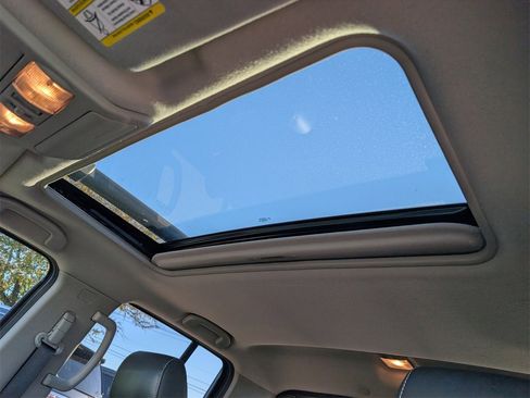 Used 2021 Nissan Frontier PRO-4X w/ Pro-4x Utility Package image 25