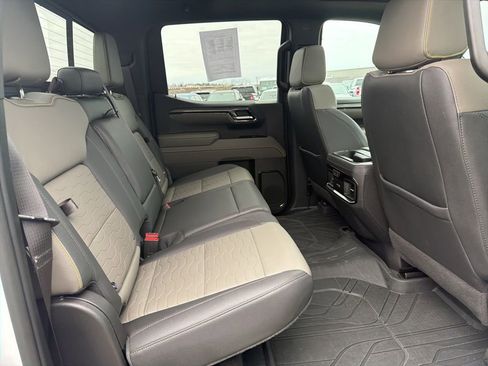 Used 2023 Chevrolet Silverado 1500 ZR2 w/ Technology Package image 28