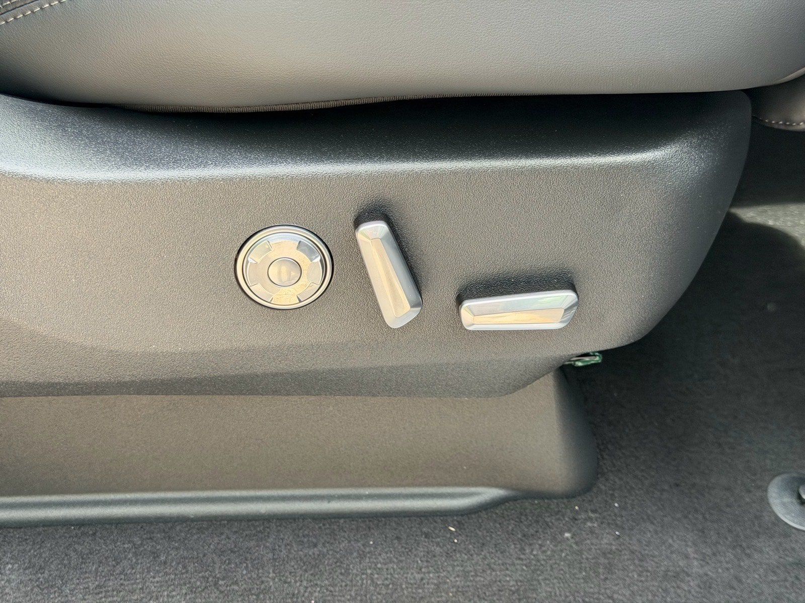 New 2026 Lincoln Navigator Reserve AWD/4WD image 13