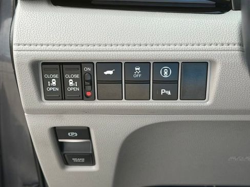Used 2022 Honda Odyssey Touring image 12