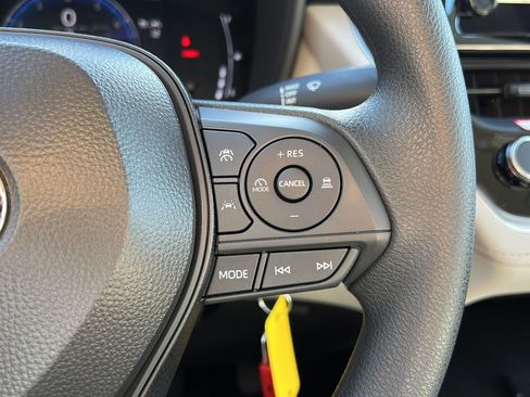 Used 2026 Toyota Corolla Cross L image 15