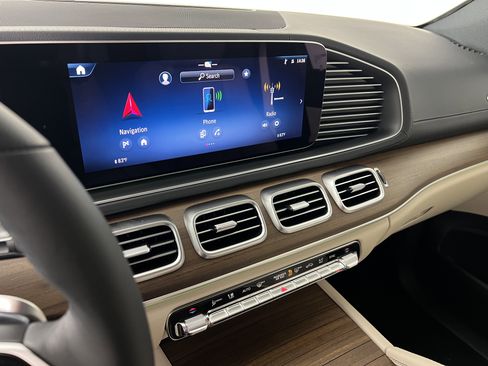 New 2025 Mercedes-Benz GLS 450 4MATIC image 30