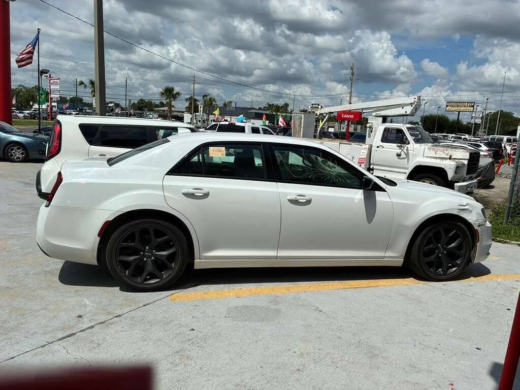 Used 2022 Chrysler 300 Touring w/ Sport Appearance Package RWD image 11