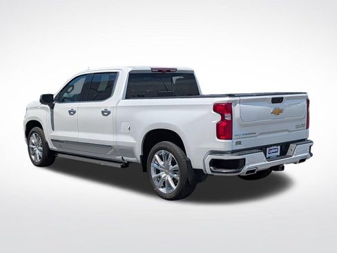 Used 2022 Chevrolet Silverado 1500 High Country w/ High Country Premium Package AWD/4WD image 8