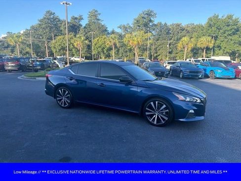 Used 2021 Nissan Altima 2.5 SR FWD image 2