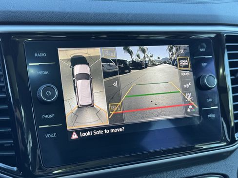 Used 2021 Volkswagen Atlas SEL Premium image 28