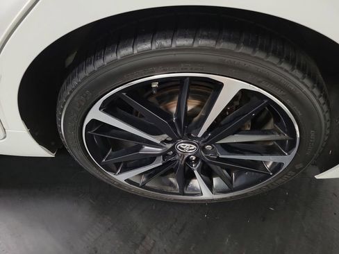 Used 2019 Toyota Camry XSE FWD image 10