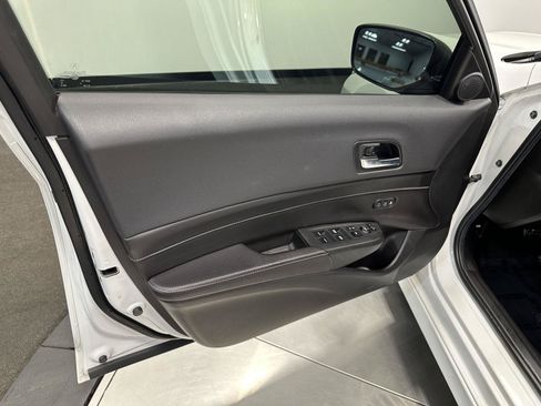 Used 2019 Acura ILX FWD image 10