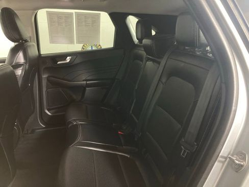 Used 2021 Ford Escape Titanium image 16