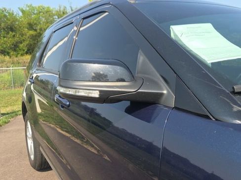 Used 2016 Ford Explorer XLT AWD/4WD image 5