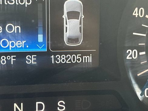 Used 2018 Ford Edge SE FWD image 18