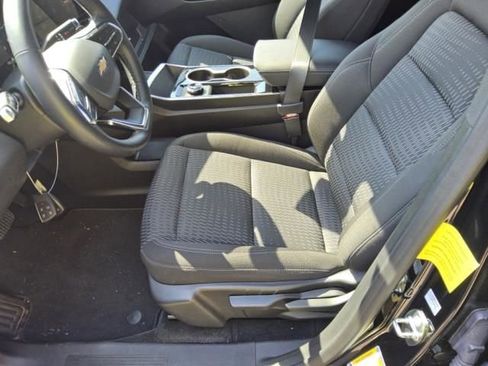 Used 2026 Chevrolet Equinox LT w/ Safety and Technology Package AWD/4WD image 6