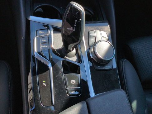 Used 2023 BMW 530i w/ Premium Package image 26