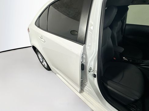 Used 2022 Toyota Corolla LE w/ LE Convenience Package FWD image 28