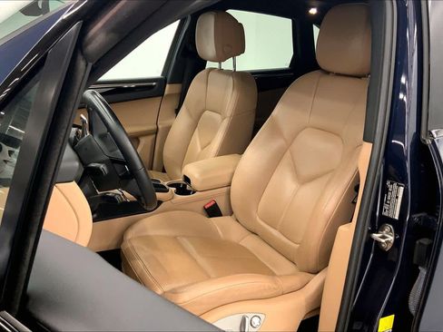 Used 2021 Porsche Macan S AWD/4WD image 21
