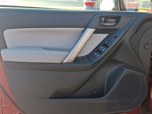 Used 2017 Subaru Forester 2.5i Premium w/ All-Weather Package image 12