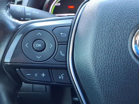 Used 2020 Toyota Camry SE image 24