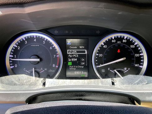 Used 2017 Toyota Highlander XLE FWD image 12