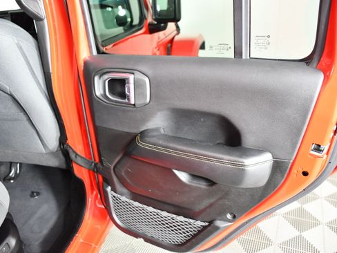 Used 2024 Jeep Wrangler Unlimited Sahara AWD/4WD image 43