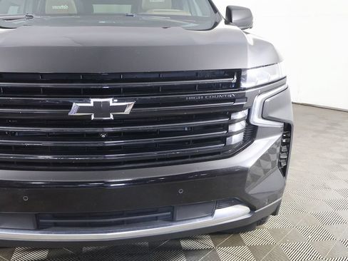 Used 2024 Chevrolet Suburban High Country w/ Advanced Technology Package AWD/4WD image 19
