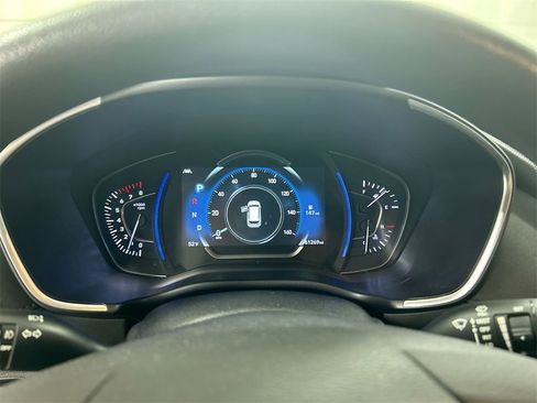 Used 2020 Hyundai Santa Fe SEL image 13