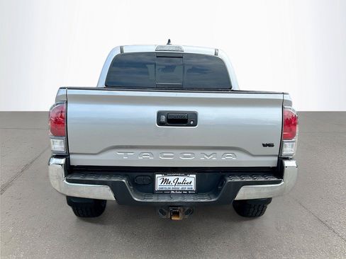 Used 2022 Toyota Tacoma TRD Off-Road AWD/4WD image 5