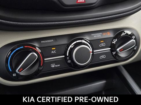 Certified 2025 Kia Soul LX w/ LX Technology Package FWD image 22