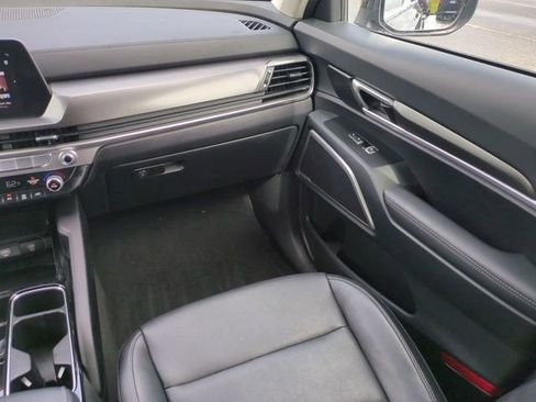 Used 2024 Kia Telluride LX FWD image 18