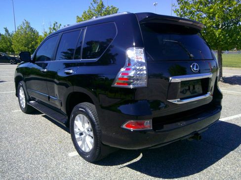 Used 2018 Lexus GX 460 Premium AWD/4WD image 29