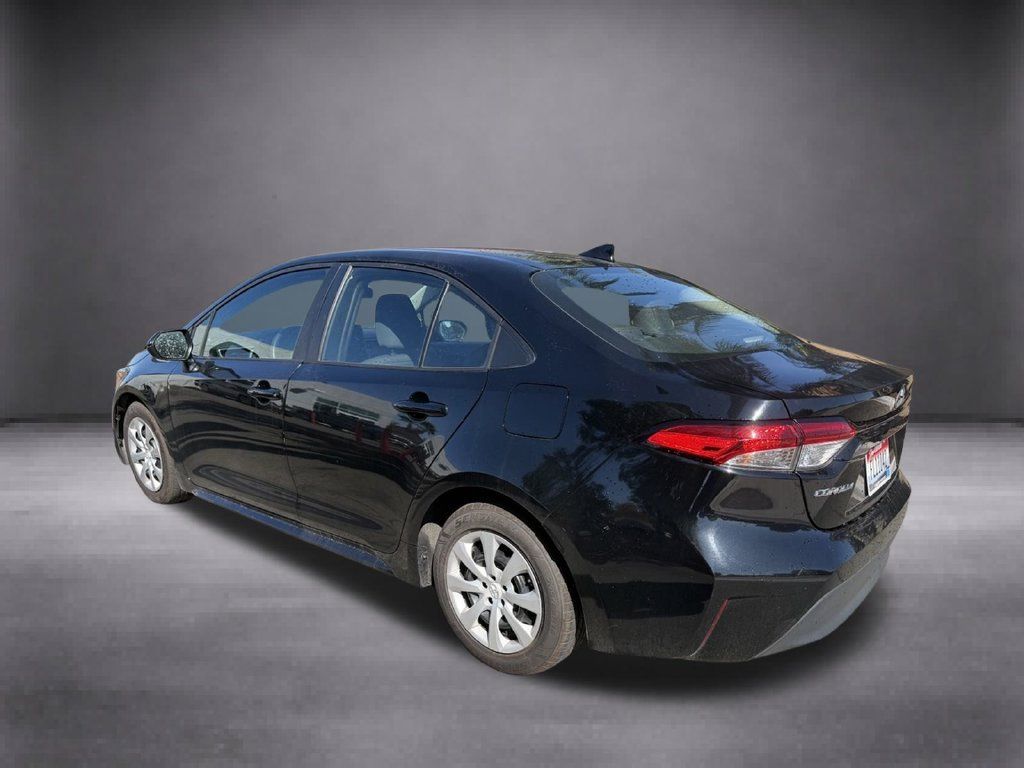 Used 2024 Toyota Corolla LE FWD image 7