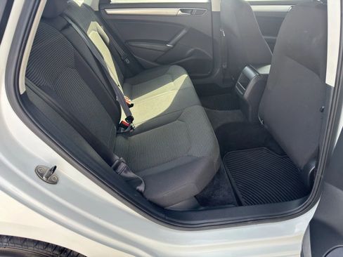 Used 2017 Volkswagen Passat 1.8T S image 11