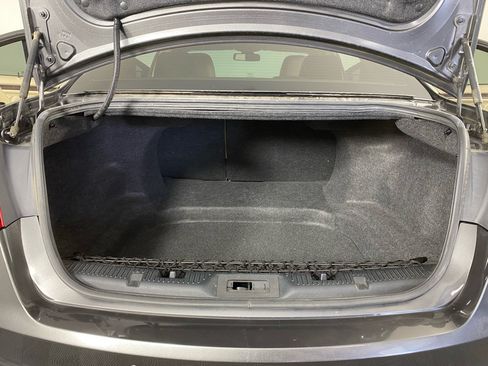 Used 2015 Ford Taurus Limited w/ Equipment Group 301A FWD image 17