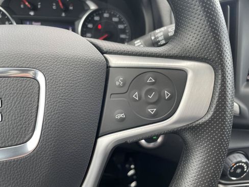 Used 2023 GMC Terrain SLE FWD image 16