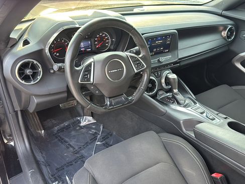 Used 2020 Chevrolet Camaro LT w/ RS Package image 10