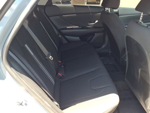 Used 2023 Hyundai Elantra SEL w/ Convenience Package FWD image 13