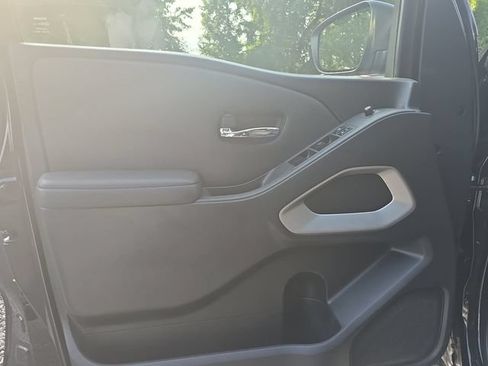 Used 2023 Nissan Frontier SV RWD image 23