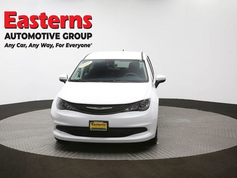 Used 2023 Chrysler Voyager LX image 53