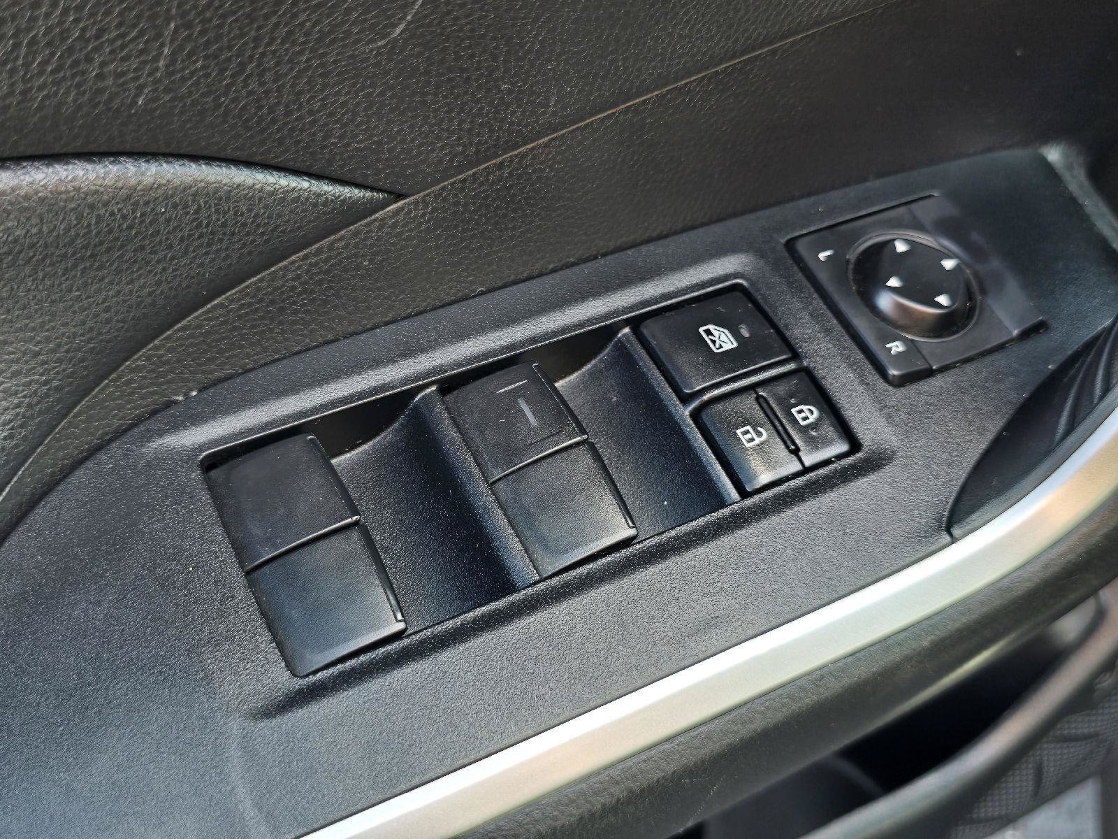 Used 2020 Toyota RAV4 XLE w/ All Weather Liner Package AWD/4WD image 18