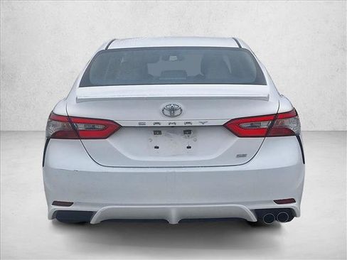 Used 2018 Toyota Camry SE FWD image 6