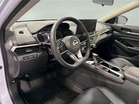 Used 2024 Nissan Altima 2.5 SR w/ SR Premium Package image 10
