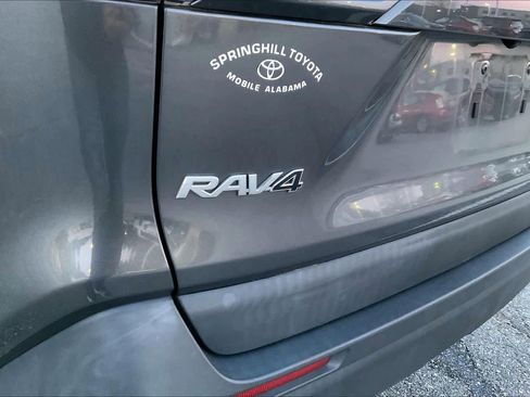 Used 2021 Toyota RAV4 LE image 30