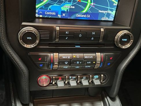 Used 2019 Ford Mustang Shelby GT350 w/ Technology Package image 23