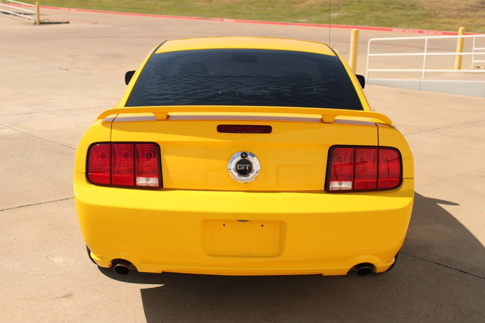 Used 2005 Ford Mustang GT RWD image 11