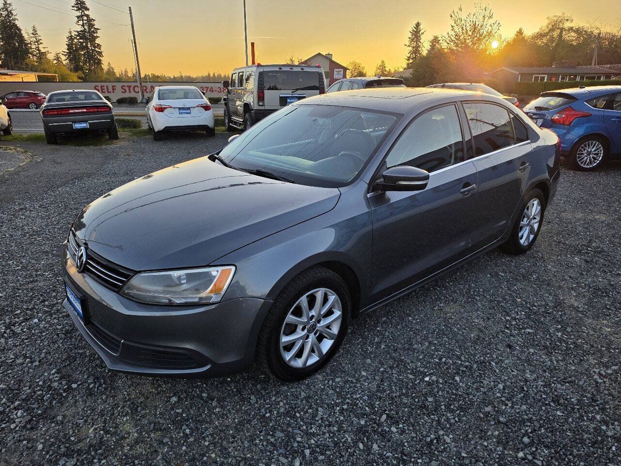 Used 2013 Volkswagen Jetta SE FWD image 3