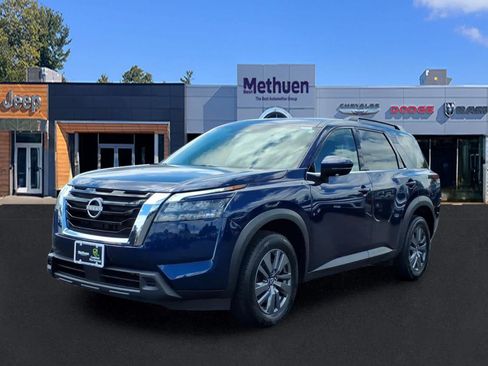 Used 2024 Nissan Pathfinder SV AWD/4WD image 9