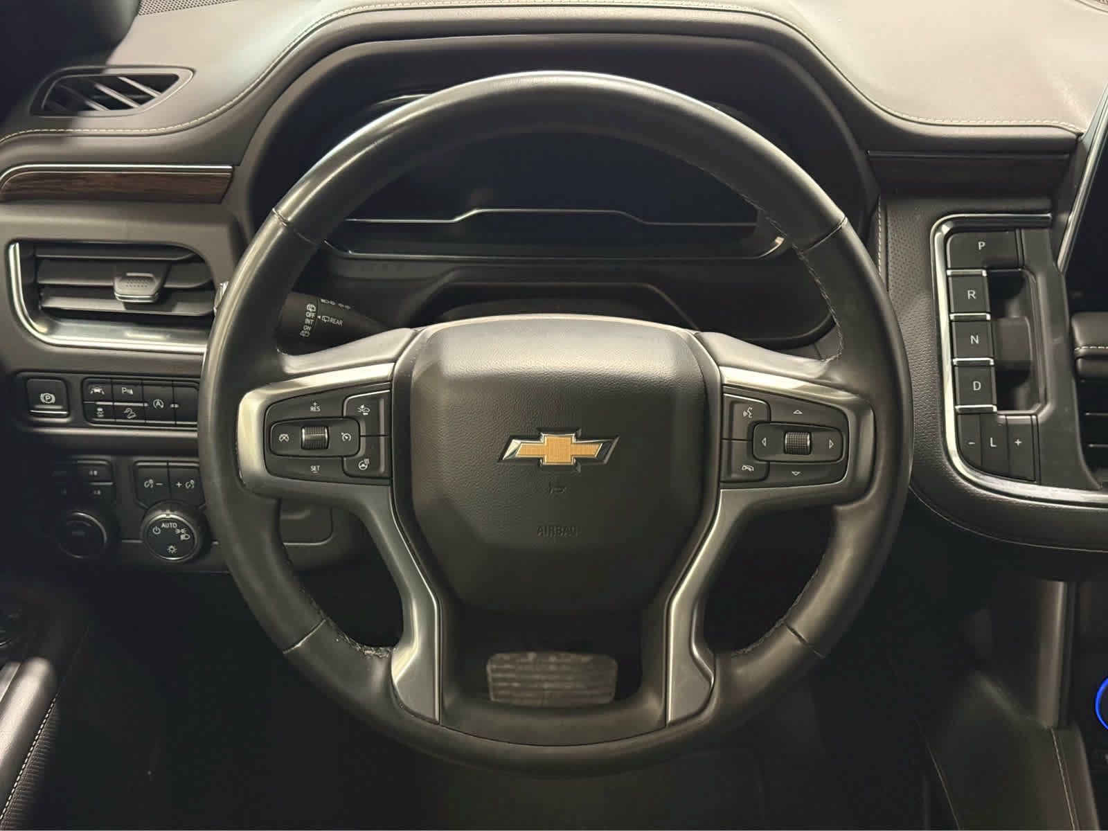 Used 2024 Chevrolet Suburban Premier AWD/4WD image 19