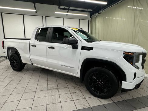 Used 2023 GMC Sierra 1500 Pro w/ Graphite Edition image 3
