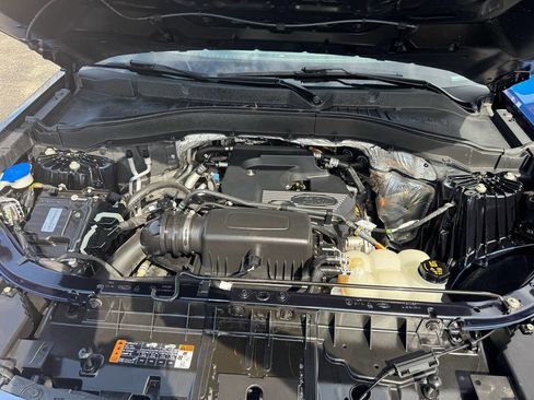 Used 2020 Ford Explorer XLT w/ Equipment Group 202A AWD/4WD image 25