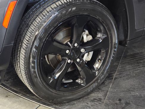 Used 2022 Jeep Grand Cherokee Altitude image 13