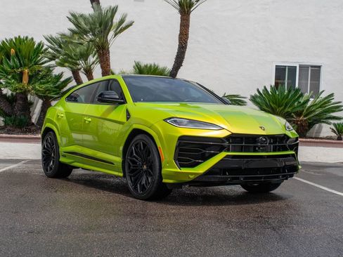 Used 2025 Lamborghini Urus SE AWD/4WD image 40